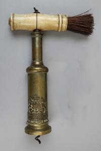 Self-adjusting corkscrew sells for £1200